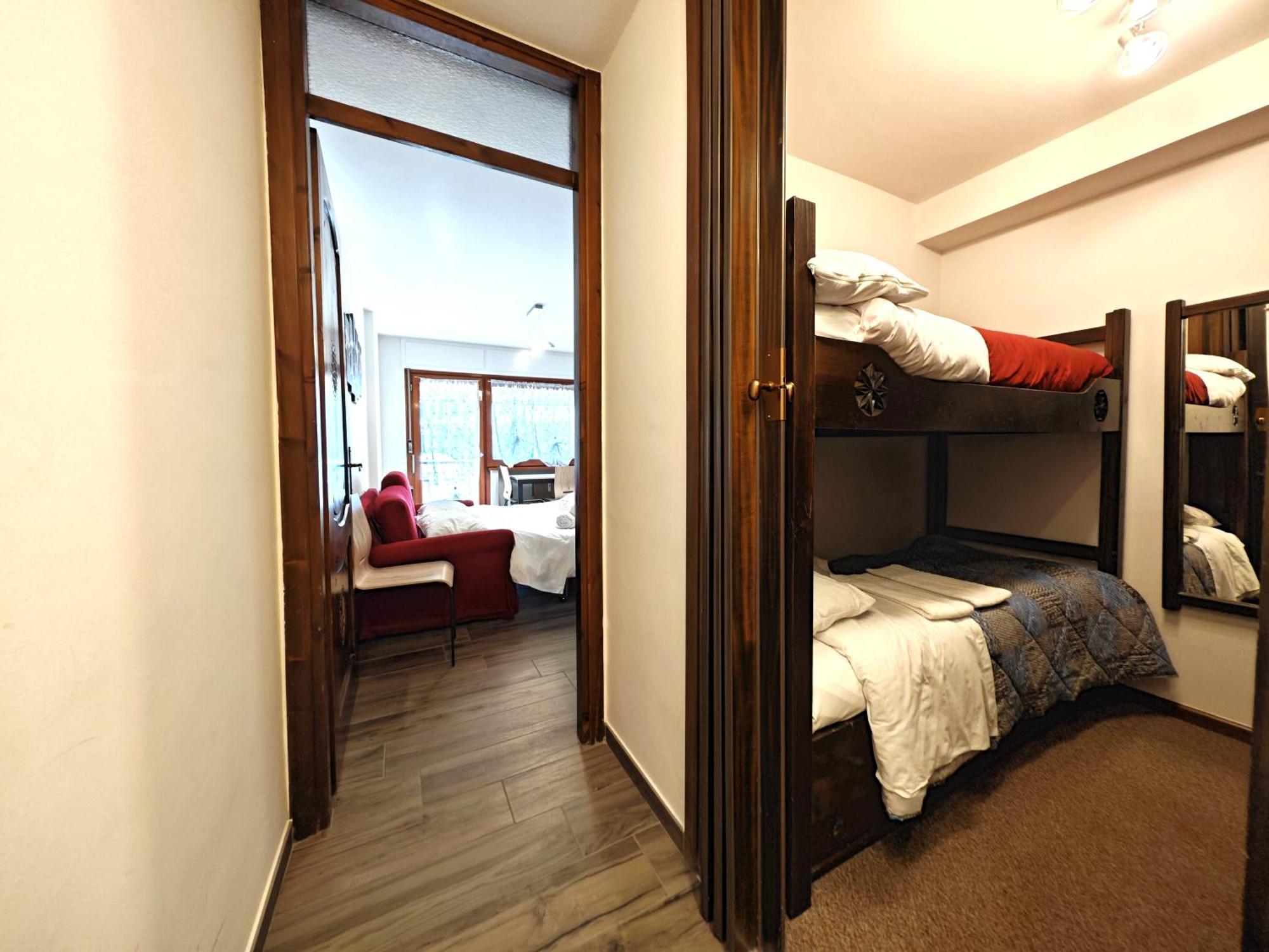 Hostdomus - City Center Apartment Colle Colle Sestriere Exterior foto