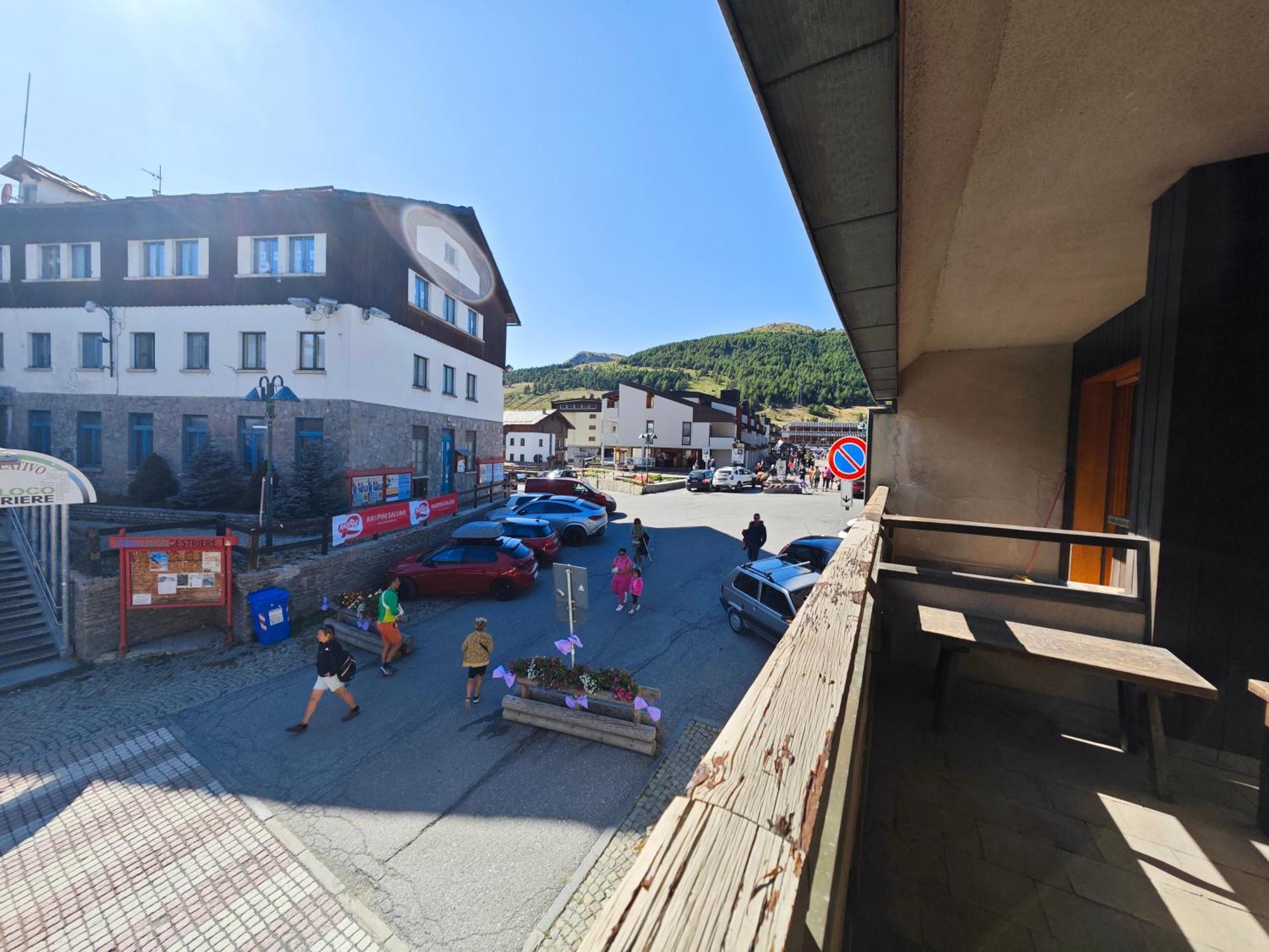 Hostdomus - City Center Apartment Colle Colle Sestriere Exterior foto