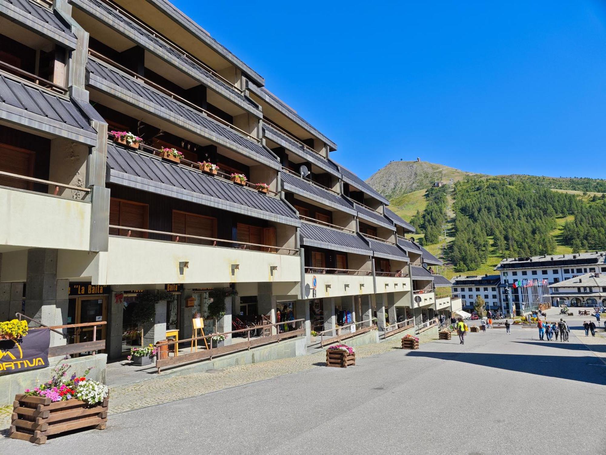 Hostdomus - City Center Apartment Colle Colle Sestriere Exterior foto