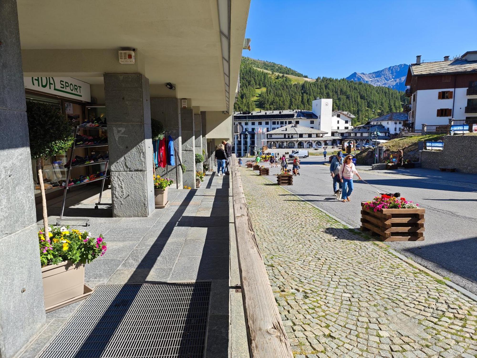 Hostdomus - City Center Apartment Colle Colle Sestriere Exterior foto